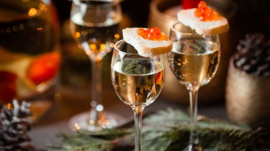 Γιορτινά ποτά και cocktails που «απογειώνουν» χριστουγεννιάτικες εκδηλώσεις με catering